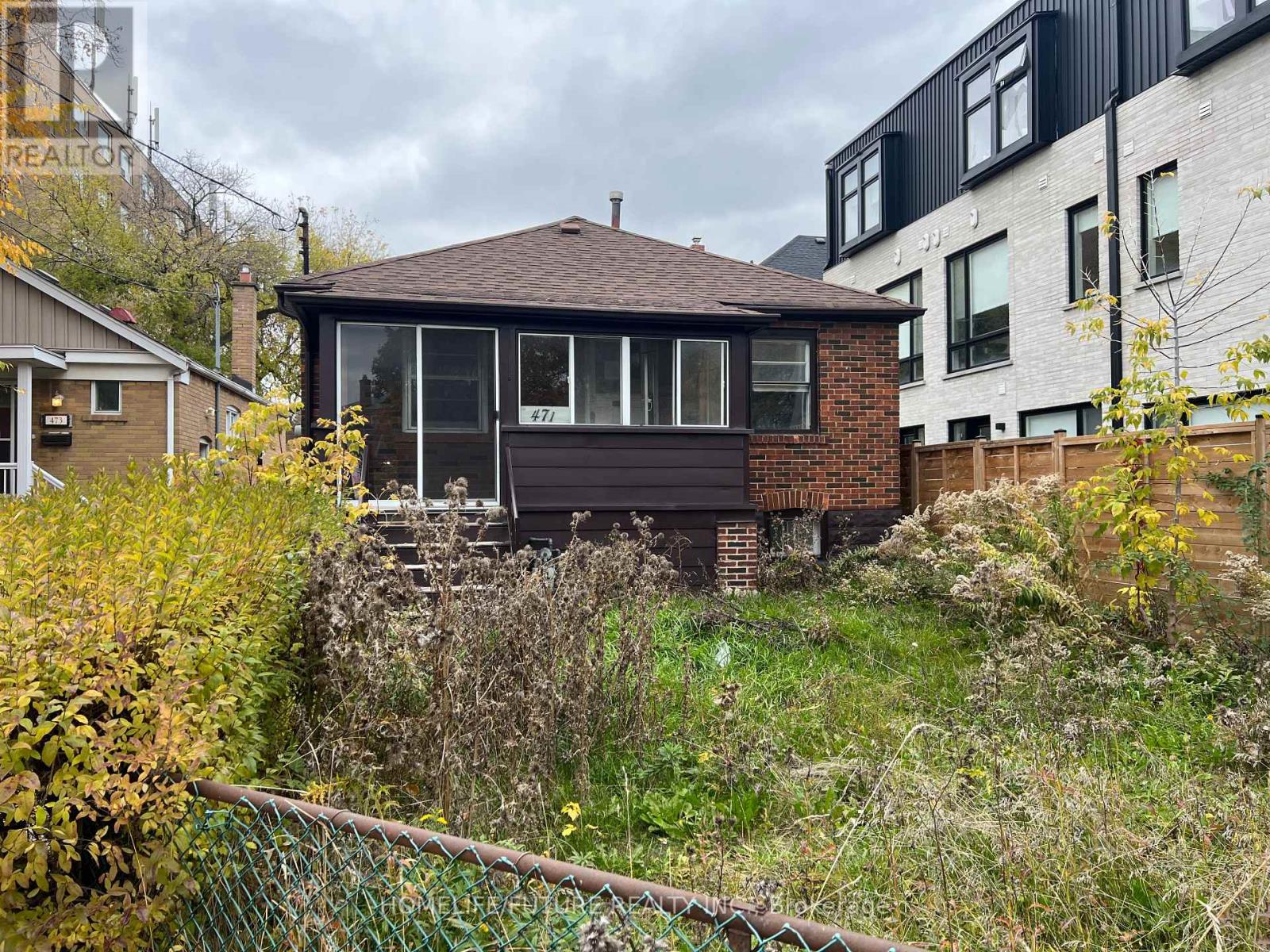 471 Vaughan Road, Toronto, Ontario  M6C 2P5 - Photo 1 - C12775912