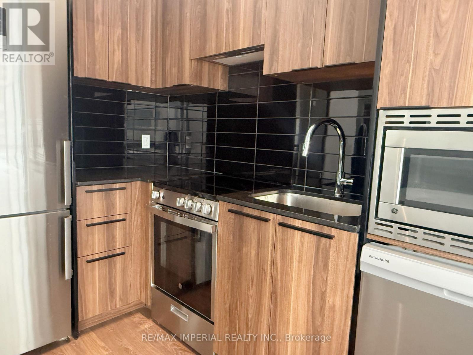 601 - 18 Maitland Terrace, Toronto, Ontario  M4Y 0G8 - Photo 4 - C12775946