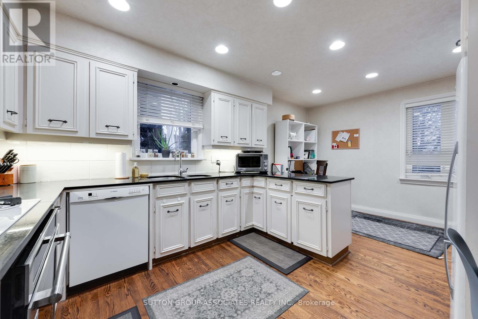 81 Chiltern Hill Road, Toronto, Ontario  M6C 3B6 - Photo 10 - C12775978