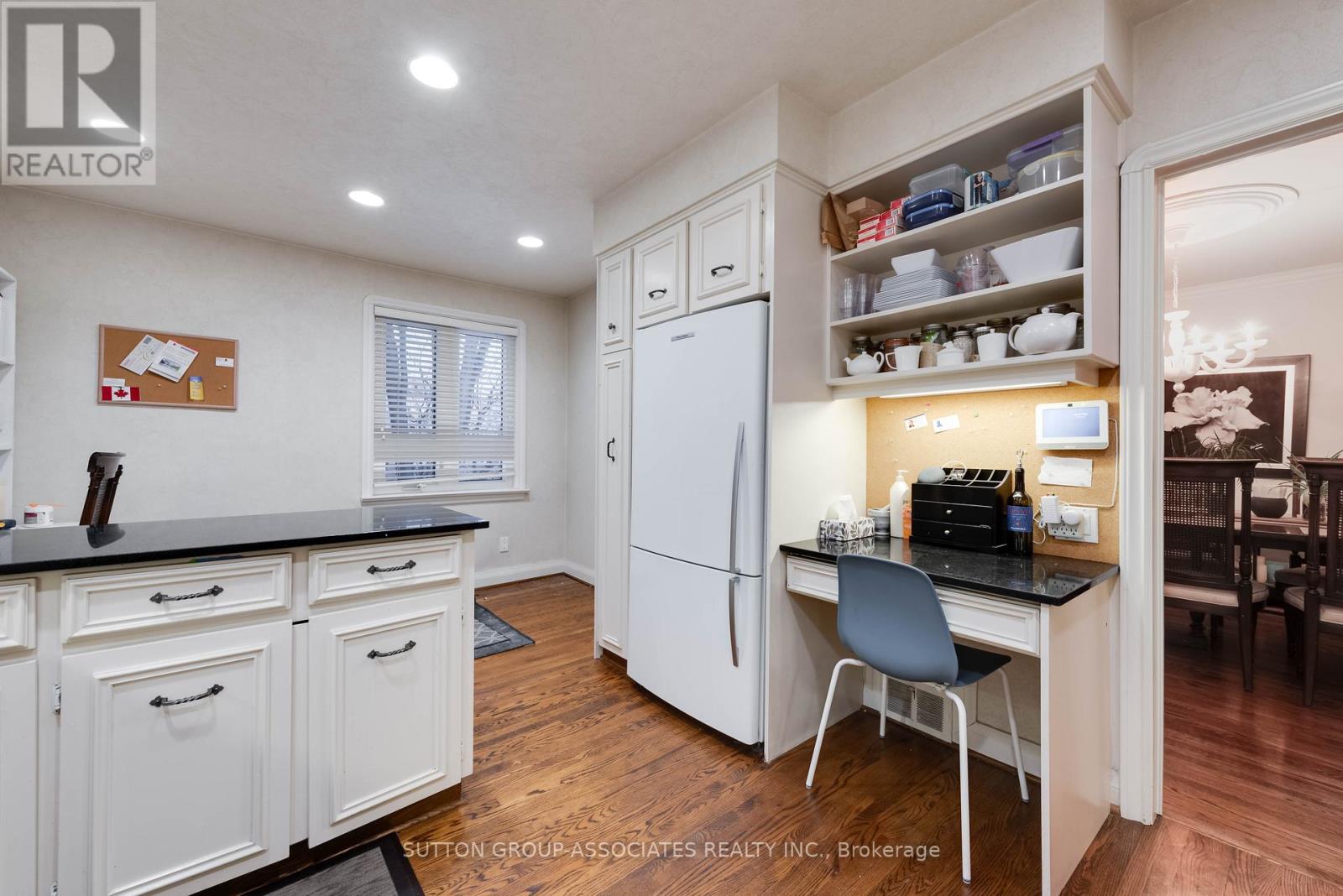 81 Chiltern Hill Road, Toronto, Ontario  M6C 3B6 - Photo 13 - C12775978