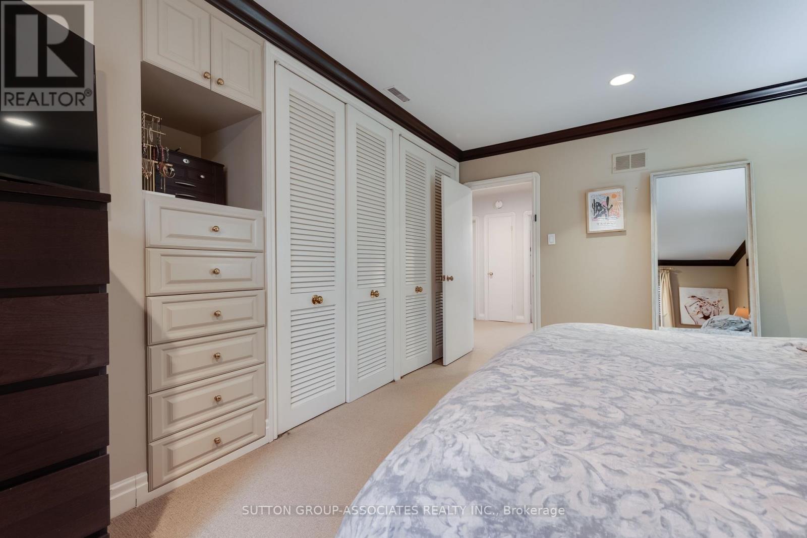 81 Chiltern Hill Road, Toronto, Ontario  M6C 3B6 - Photo 16 - C12775978