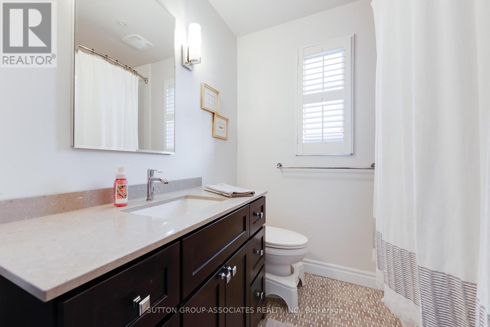 81 Chiltern Hill Road, Toronto, Ontario  M6C 3B6 - Photo 19 - C12775978