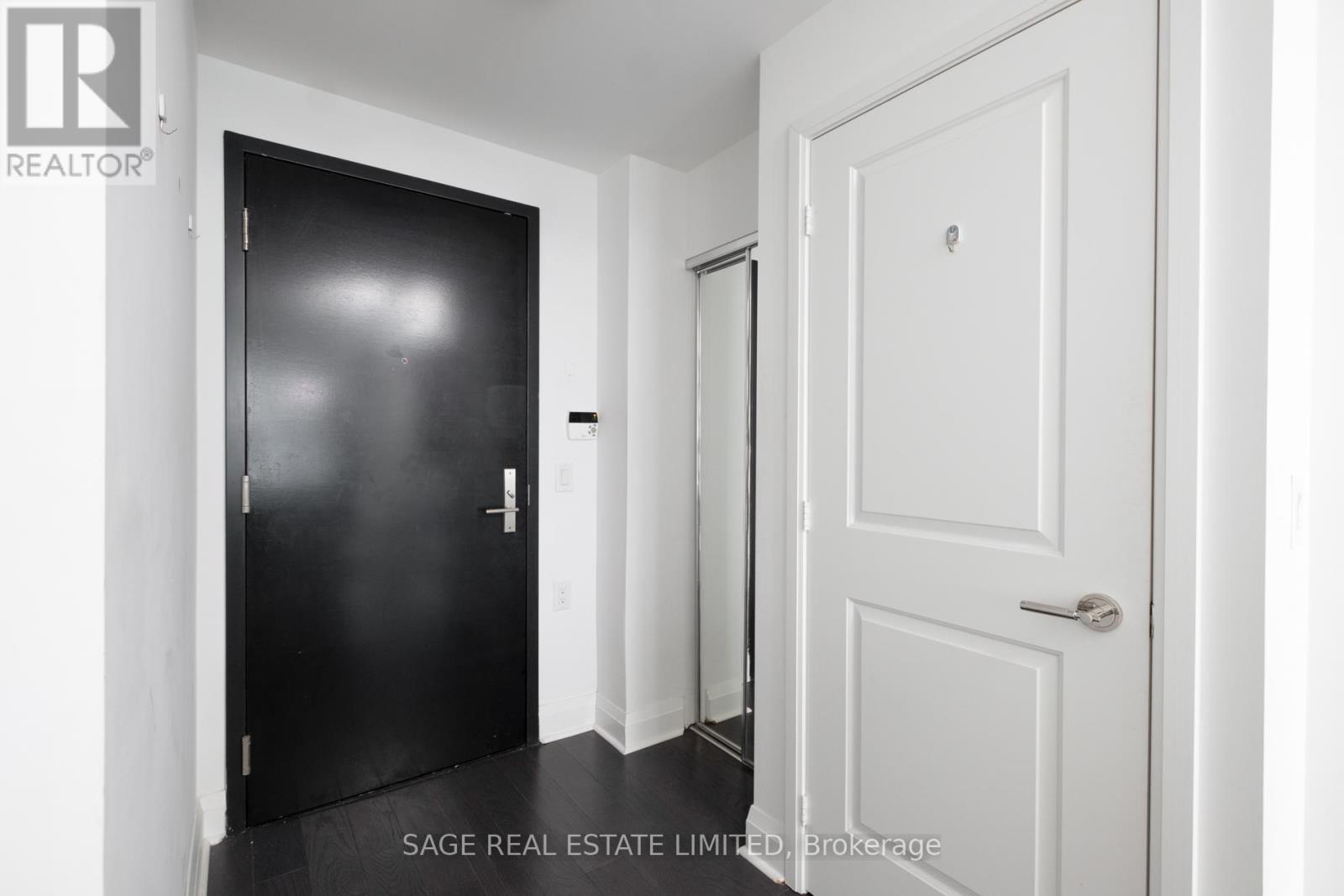 2511 - 1080 Bay Street, Toronto, Ontario  M5S 0A6 - Photo 2 - C12776014