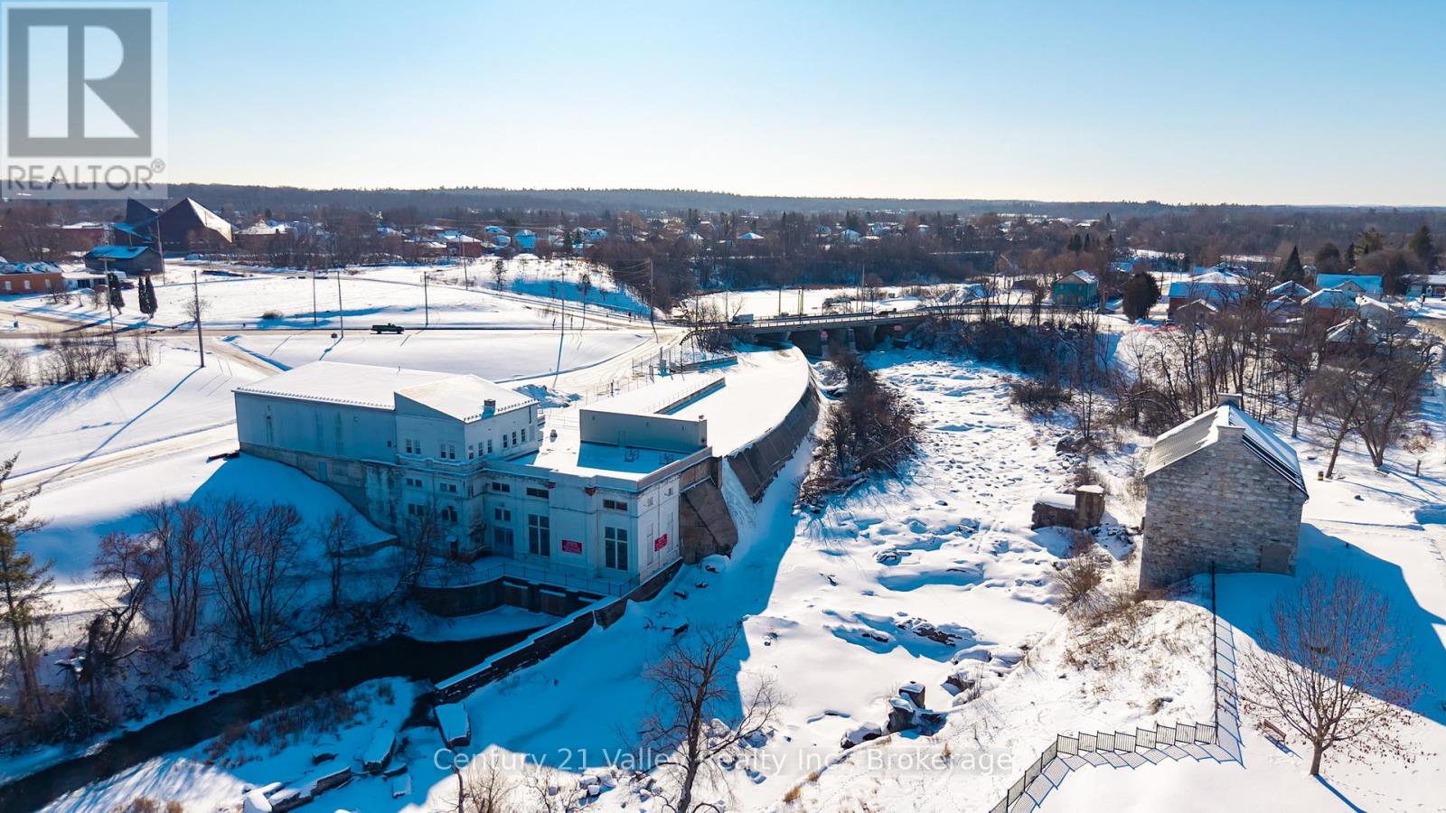 20 Bridge Street, Renfrew, Ontario  K7V 3R2 - Photo 2 - X12775966