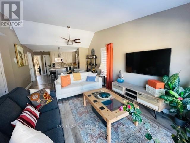 201 - 222 First Street E, Cornwall, Ontario  K6H 0G2 - Photo 10 - X12775988