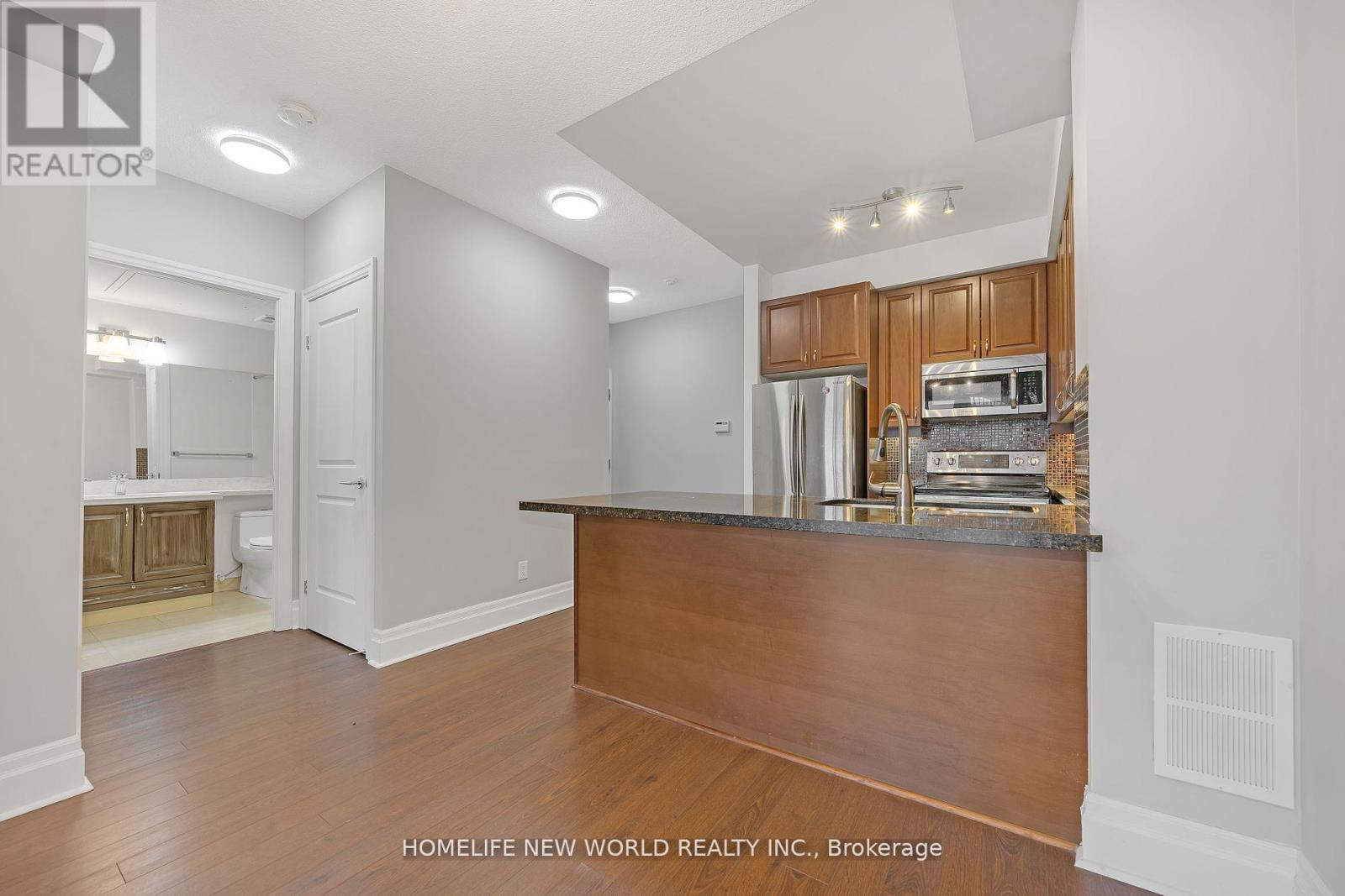 201 - 151 Upper Duke Crescent, Markham, Ontario  L6G 0E1 - Photo 3 - N12775906