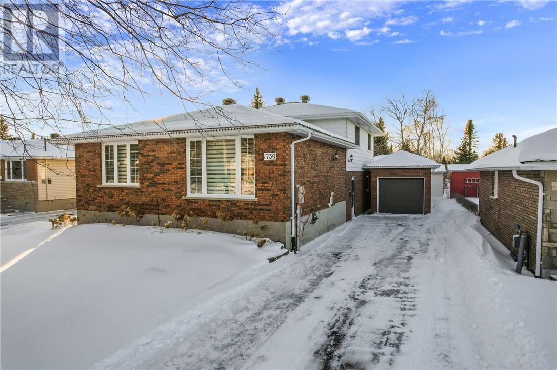 1739 Charles Court, Val Caron, Ontario  P3N 1H2 - Photo 1 - 2126383