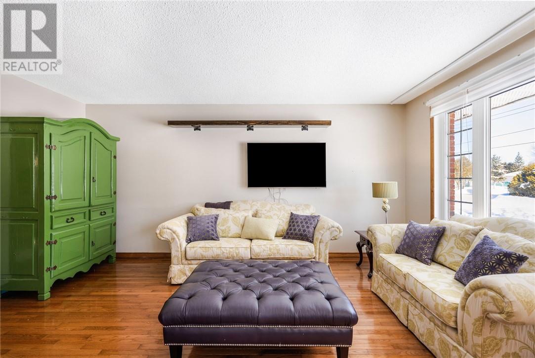 1739 Charles Court, Val Caron, Ontario  P3N 1H2 - Photo 14 - 2126383