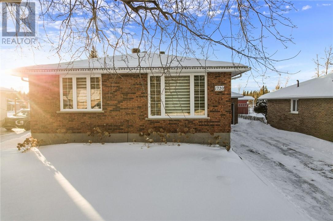 1739 Charles Court, Val Caron, Ontario  P3N 1H2 - Photo 2 - 2126383