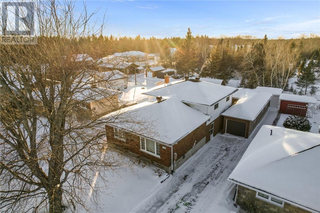 1739 Charles Court, Val Caron, Ontario  P3N 1H2 - Photo 3 - 2126383