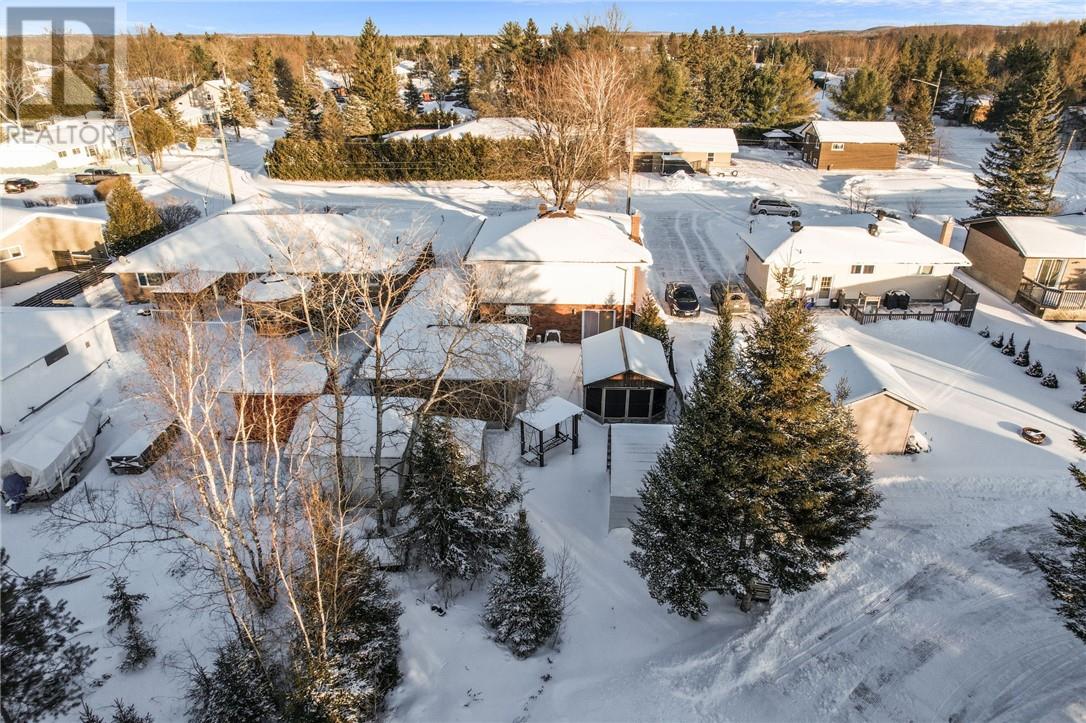 1739 Charles Court, Val Caron, Ontario  P3N 1H2 - Photo 4 - 2126383