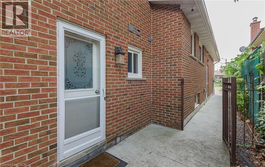 3 Pottery Crescent, Brampton, Ontario  L6S 3S2 - Photo 3 - 40803793