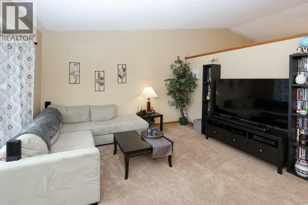 31 Armitage Close, Red Deer, Alberta  T4R 2K5 - Photo 6 - A2281070