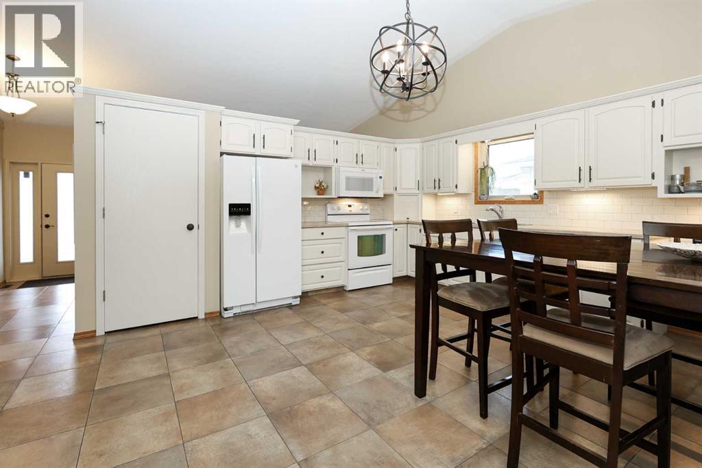 31 Armitage Close, Red Deer, Alberta  T4R 2K5 - Photo 9 - A2281070