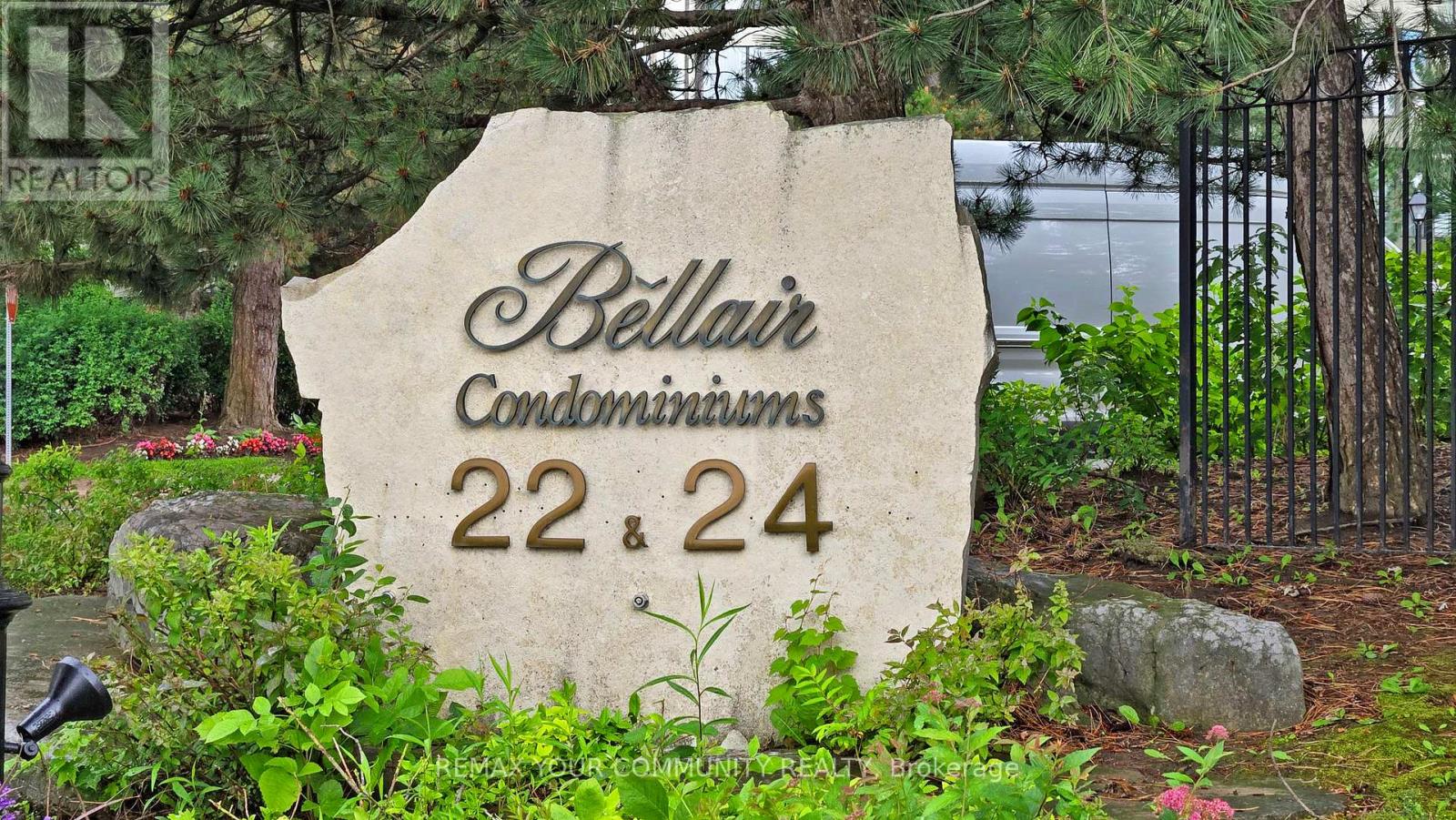 404 - 24 Hanover Road, Brampton, Ontario  L6S 5K8 - Photo 1 - W12775860