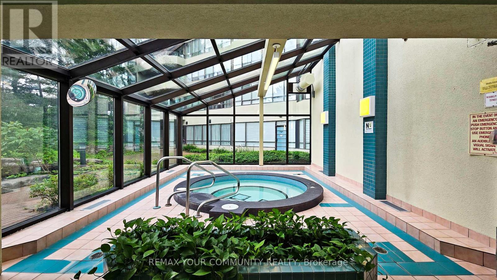 404 - 24 Hanover Road, Brampton, Ontario  L6S 5K8 - Photo 6 - W12775860