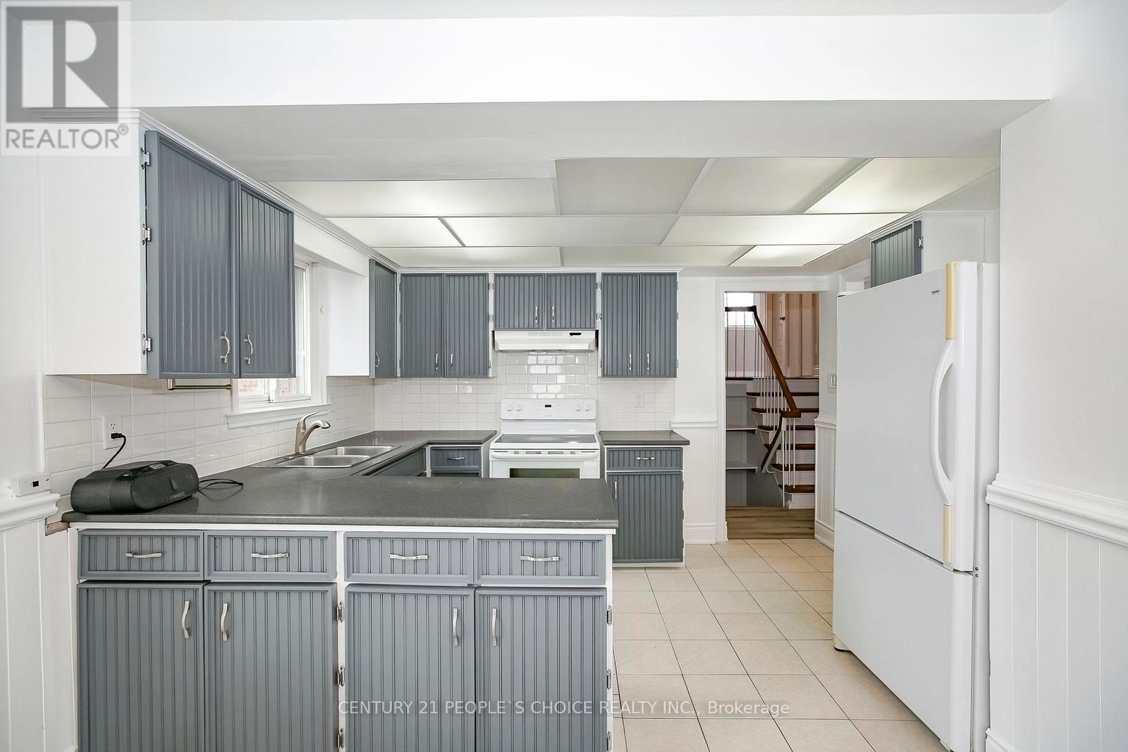 114 Simmons Boulevard, Brampton, Ontario  L6V 3V6 - Photo 10 - W12775864