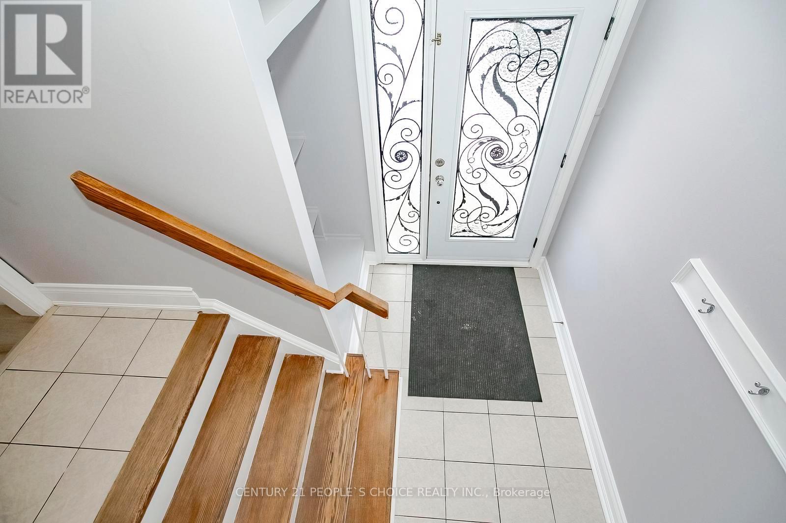 114 Simmons Boulevard, Brampton, Ontario  L6V 3V6 - Photo 4 - W12775864