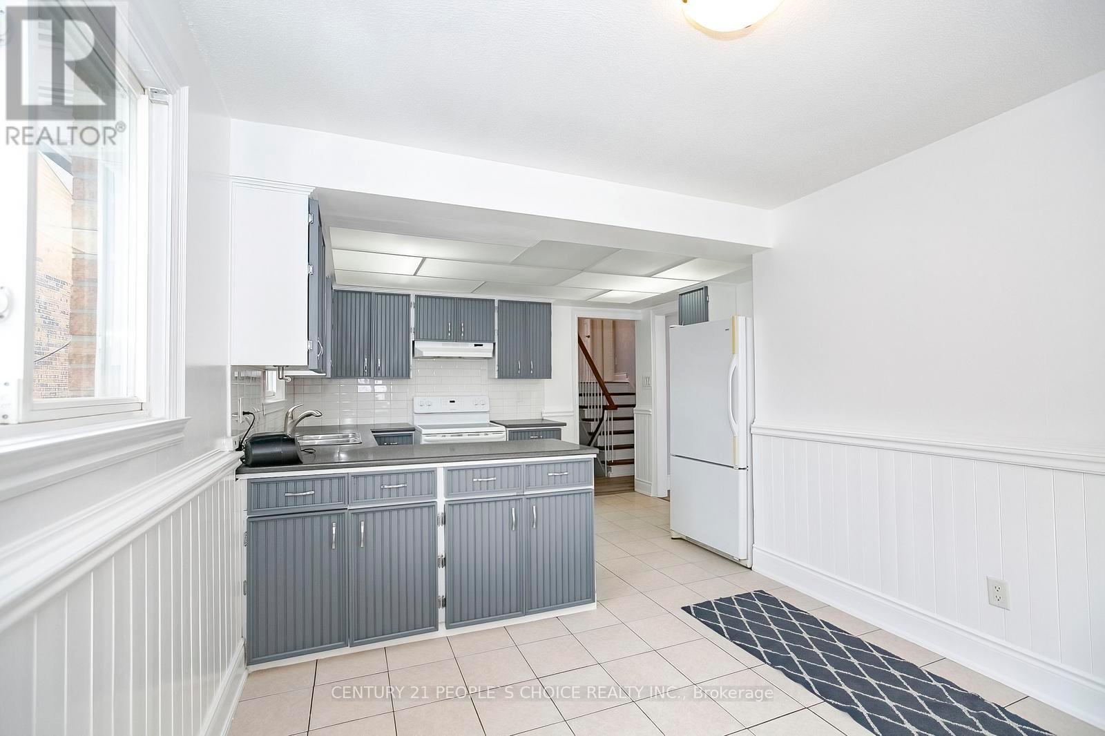 114 Simmons Boulevard, Brampton, Ontario  L6V 3V6 - Photo 9 - W12775864