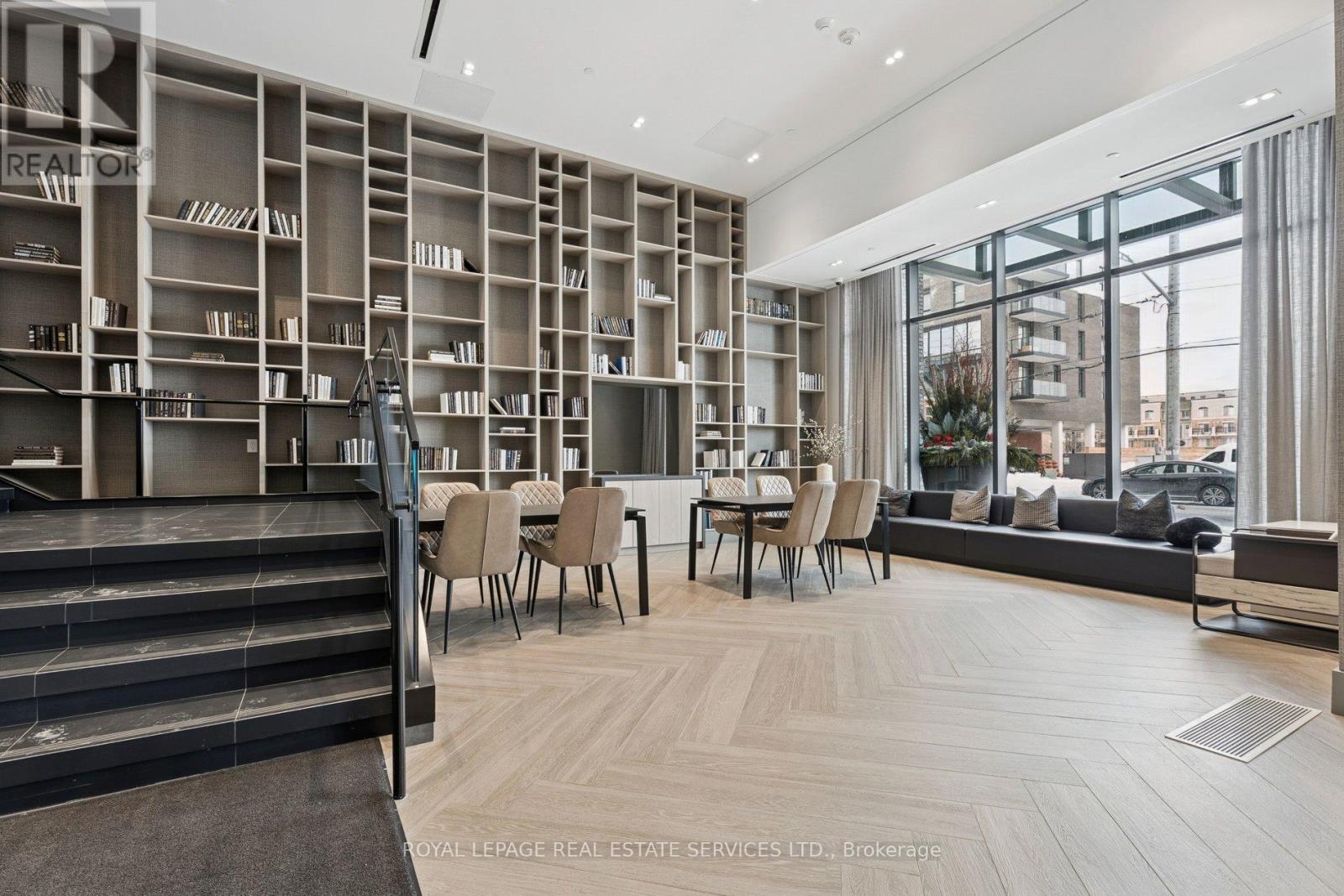 435 - 2450 Old Bronte Road, Oakville, Ontario  L6M 5P6 - Photo 2 - W12775944