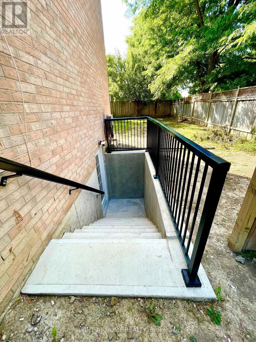 Basement - 106 Vivians Crescent, Brampton, Ontario  L6Y 4V4 - Photo 2 - W12775974