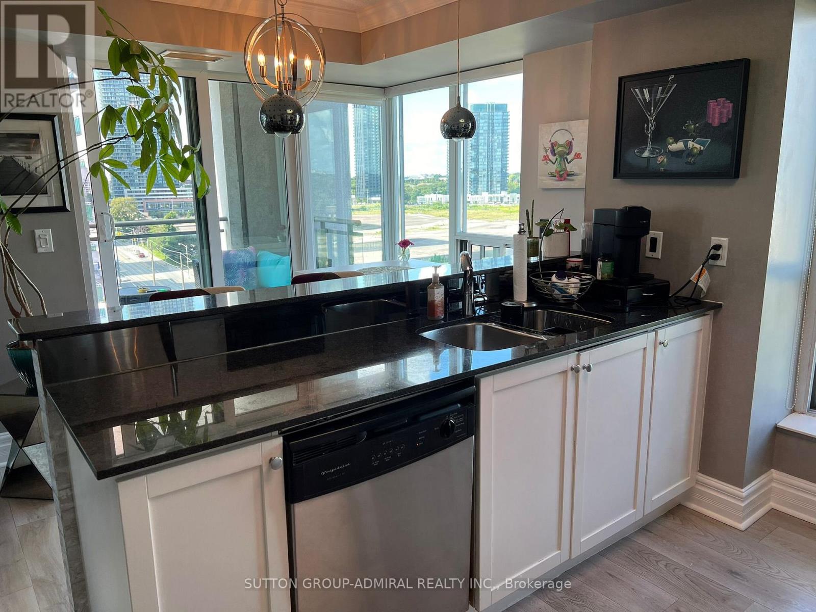 1102 - 2121 Lake Shore Boulevard W, Toronto (Mimico), Ontario  M8V 4E9 - Photo 7 - W12775990