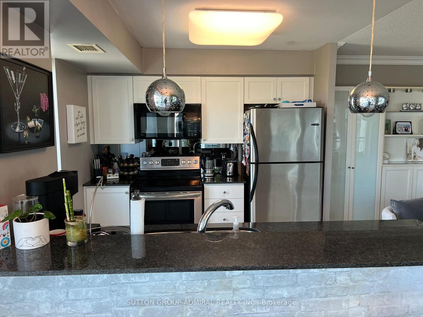 1102 - 2121 Lake Shore Boulevard W, Toronto (Mimico), Ontario  M8V 4E9 - Photo 8 - W12775990