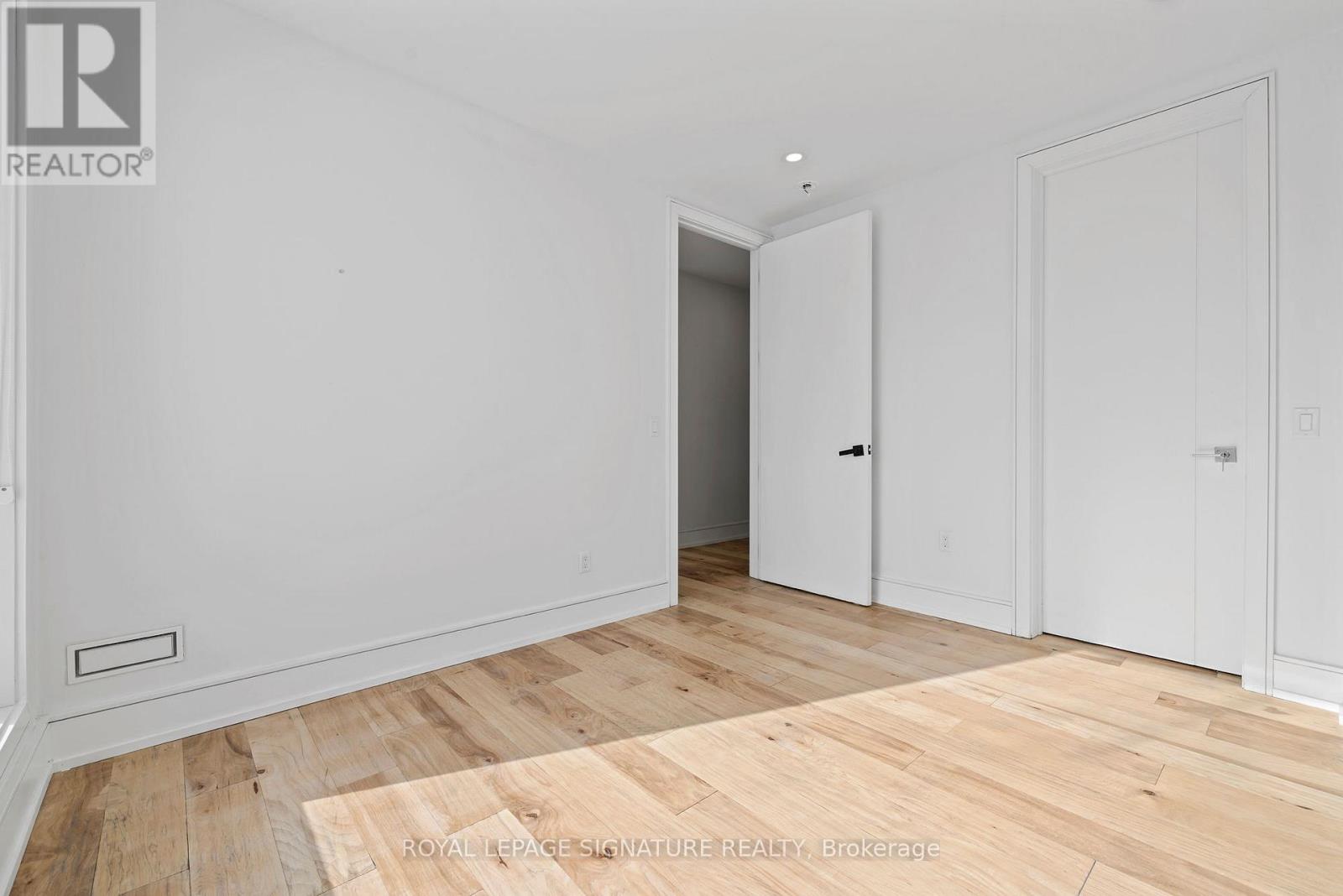 290 North Shore Boulevard E, Burlington, Ontario  L7T 1W9 - Photo 37 - W12776018