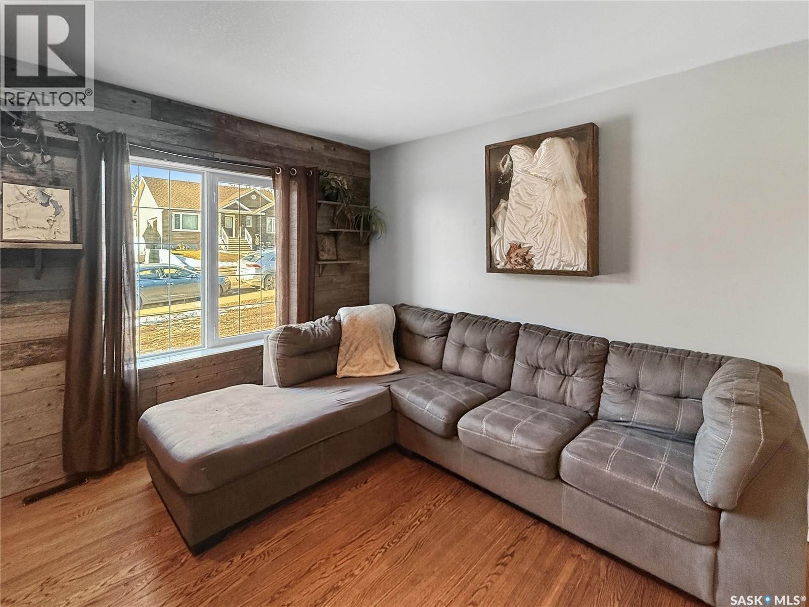 545 1st Avenue Ne, Swift Current, Saskatchewan  S9H 2B8 - Photo 5 - SK028163