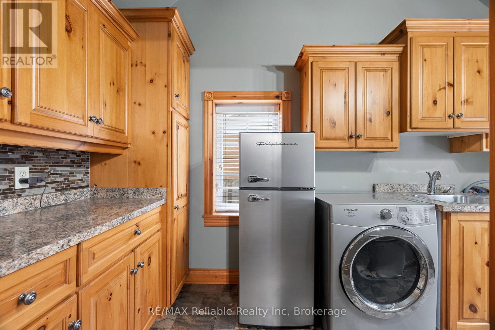 140 Orchard Street, South Huron, Ontario  N0M 1S3 - Photo 23 - X12696064