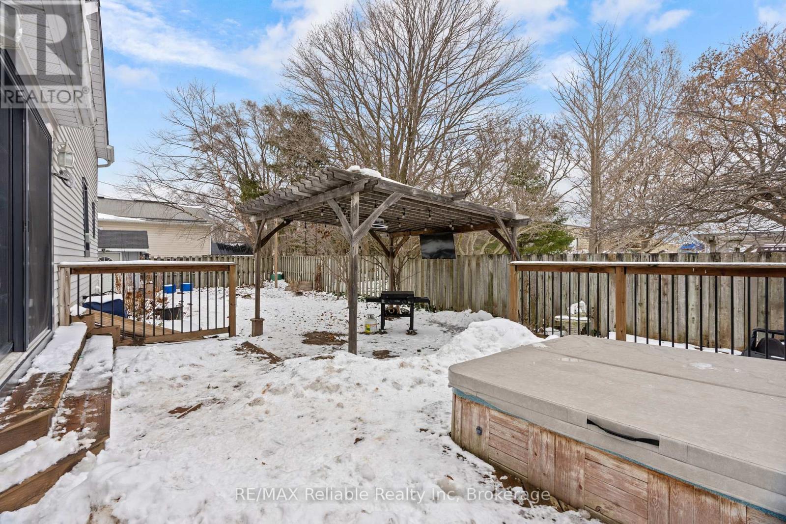 140 Orchard Street, South Huron, Ontario  N0M 1S3 - Photo 37 - X12696064