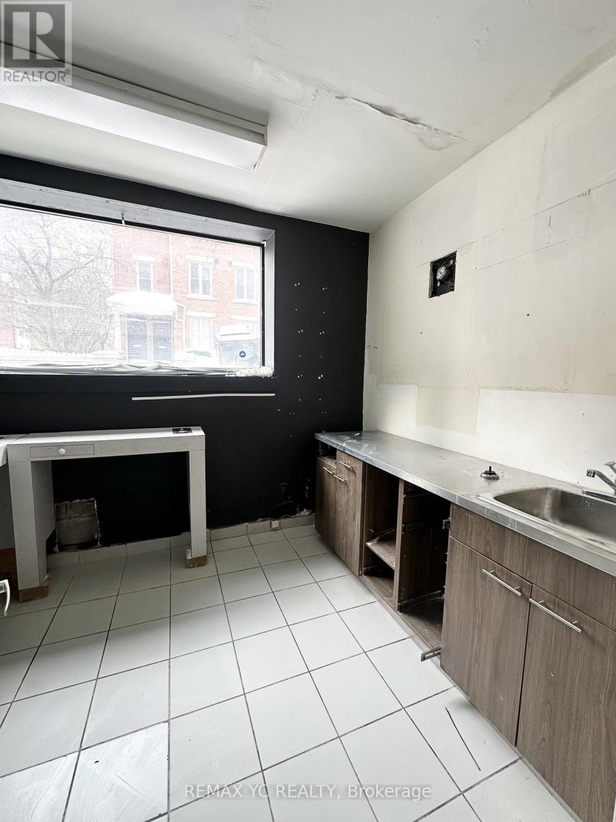 Lower F1 - 14 Irwin Avenue, Toronto (Bay Street Corridor), Ontario  M4Y 1K9 - Photo 7 - C12771138