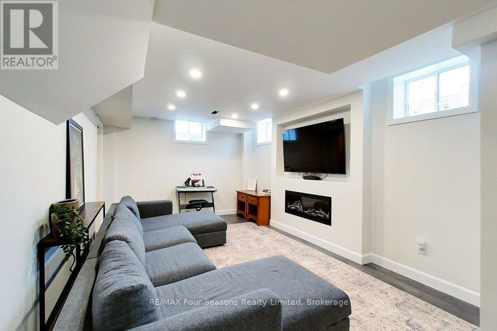 35 Kirby Avenue, Collingwood, Ontario  L9Y 3W8 - Photo 38 - S12776282