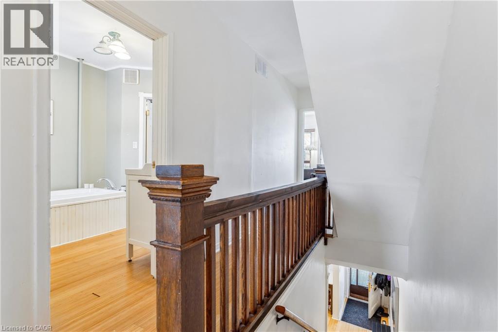 296 Charlton Avenue W, Hamilton, Ontario  L8P 2E5 - Photo 16 - 40804229