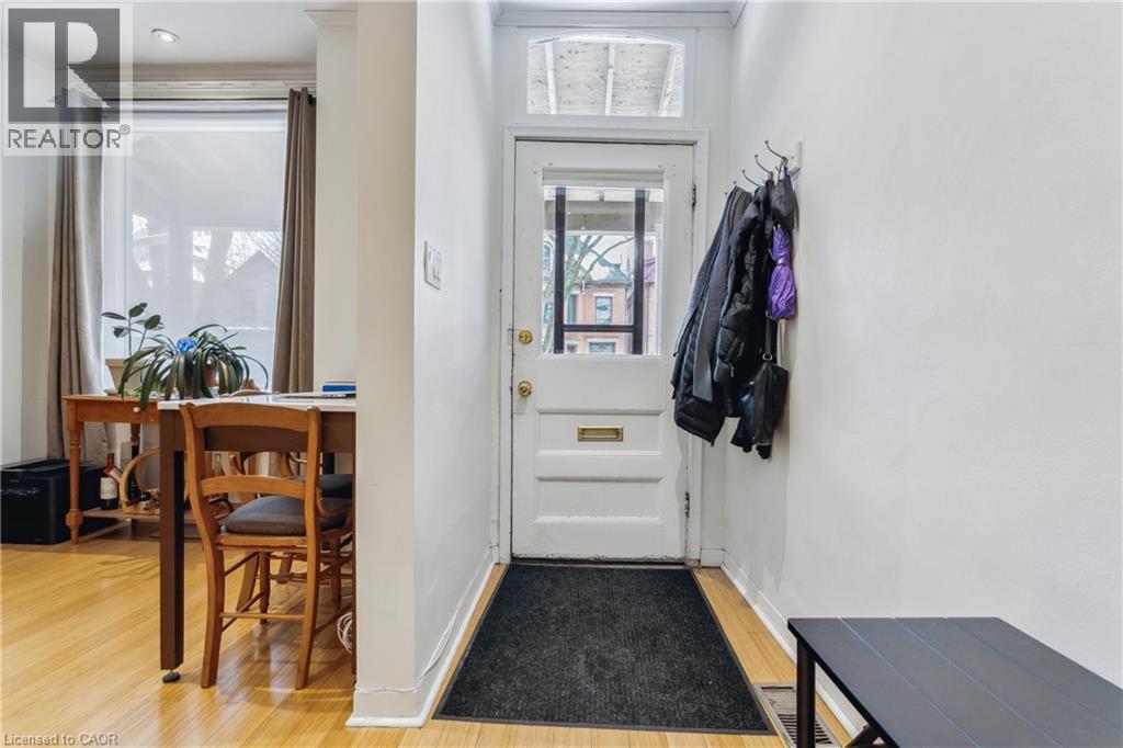 296 Charlton Avenue W, Hamilton, Ontario  L8P 2E5 - Photo 4 - 40804229