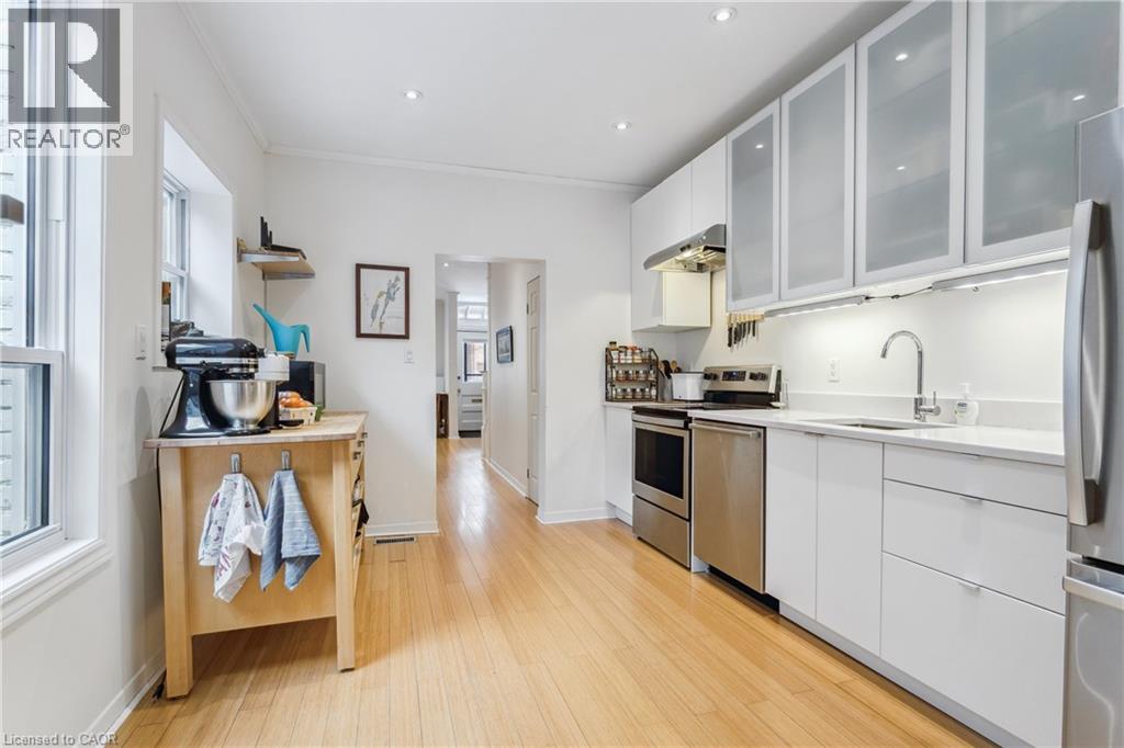 296 Charlton Avenue W, Hamilton, Ontario  L8P 2E5 - Photo 9 - 40804229