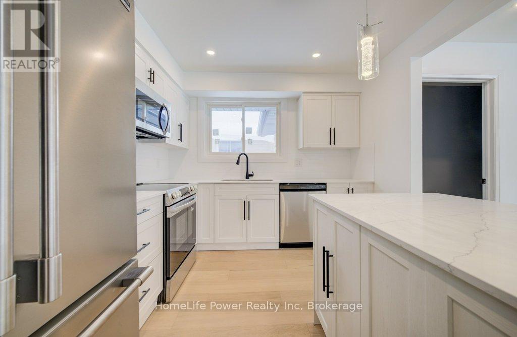 328 The Country Way, Kitchener, Ontario  N2E 2T3 - Photo 12 - X12776130