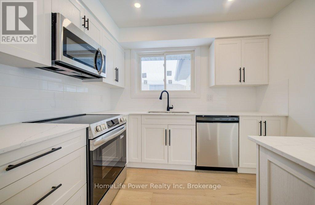 328 The Country Way, Kitchener, Ontario  N2E 2T3 - Photo 13 - X12776130