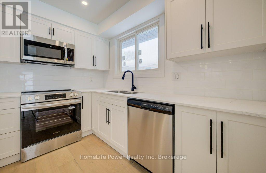 328 The Country Way, Kitchener, Ontario  N2E 2T3 - Photo 16 - X12776130