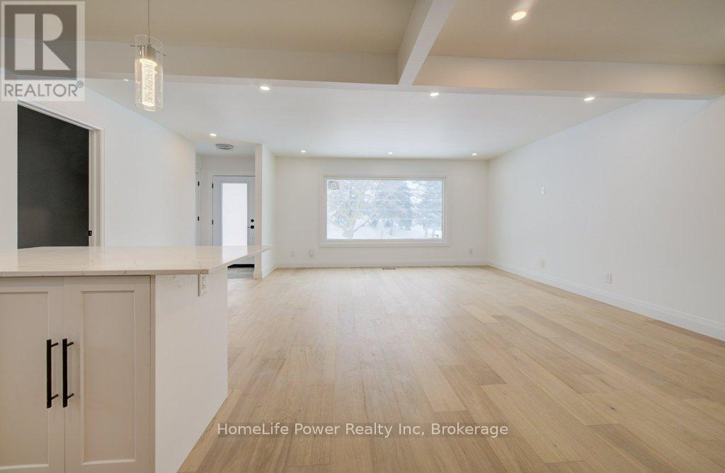 328 The Country Way, Kitchener, Ontario  N2E 2T3 - Photo 17 - X12776130