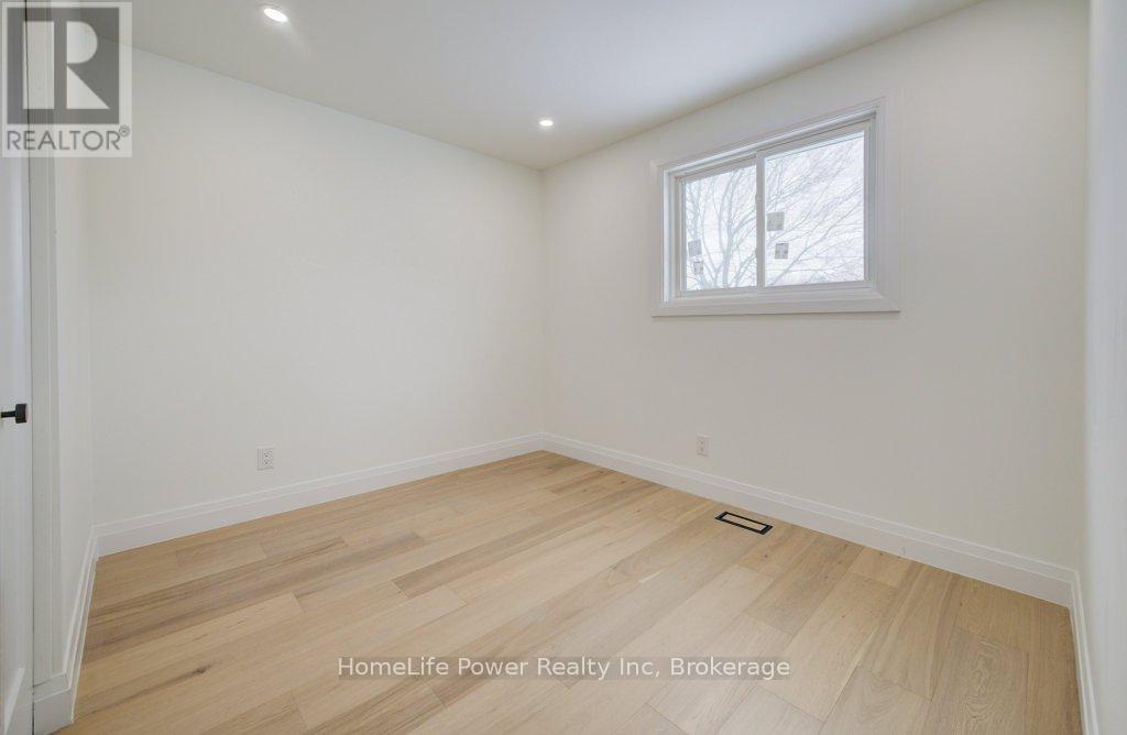 328 The Country Way, Kitchener, Ontario  N2E 2T3 - Photo 20 - X12776130