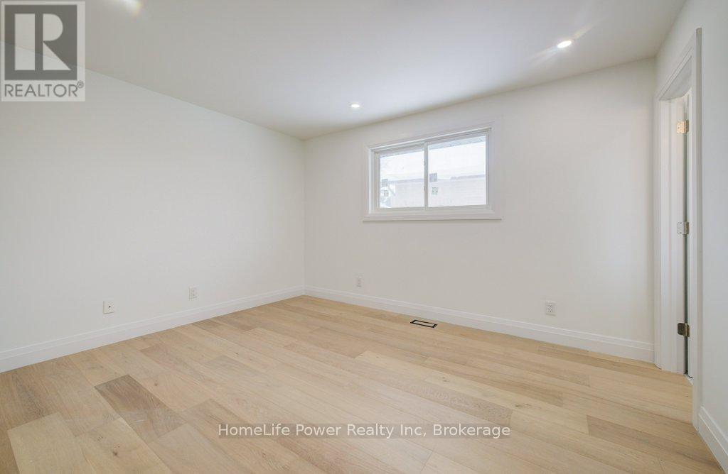 328 The Country Way, Kitchener, Ontario  N2E 2T3 - Photo 22 - X12776130