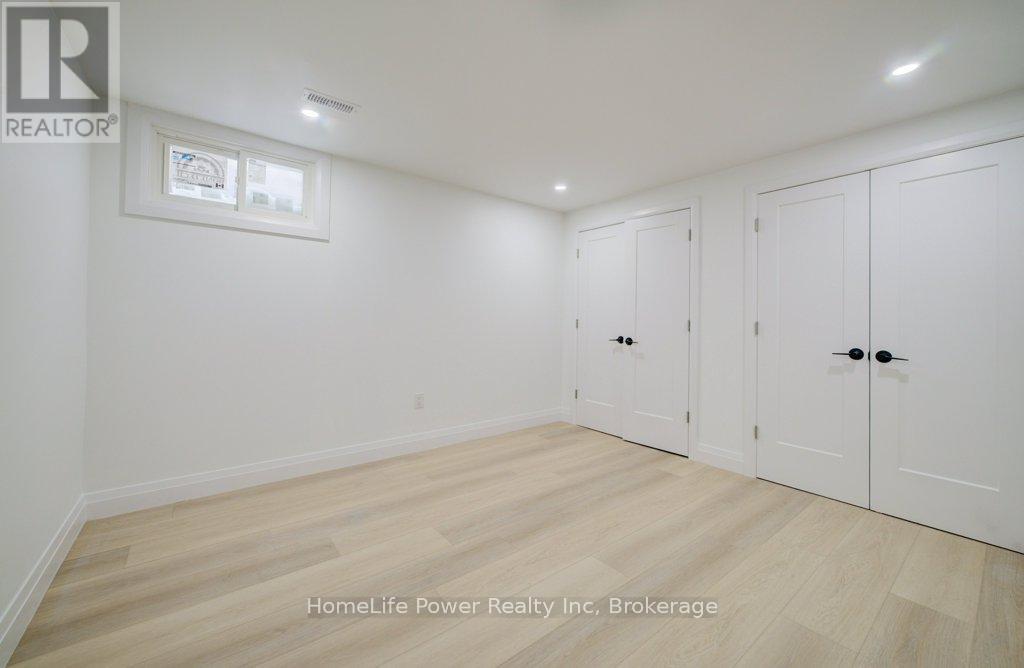 328 The Country Way, Kitchener, Ontario  N2E 2T3 - Photo 37 - X12776130