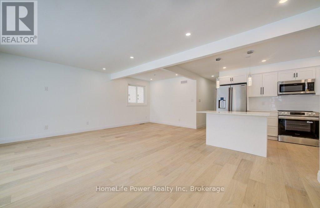 328 The Country Way, Kitchener, Ontario  N2E 2T3 - Photo 7 - X12776130