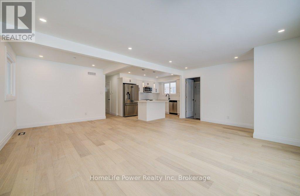 328 The Country Way, Kitchener, Ontario  N2E 2T3 - Photo 9 - X12776130