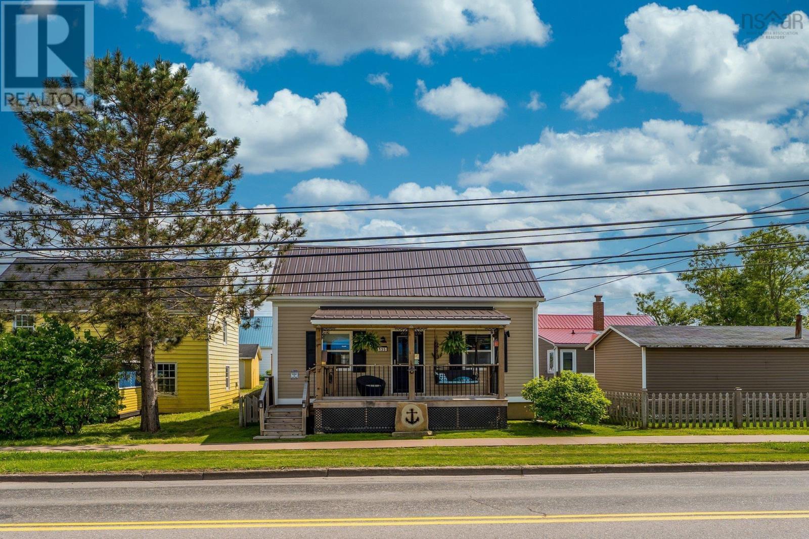 135 West River Road, Pictou, Nova Scotia