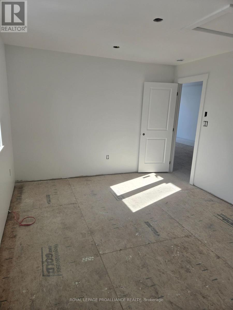 1 - 92 Lywood Street, Belleville (Thurlow Ward), Ontario  K0K 1K0 - Photo 10 - X12776240