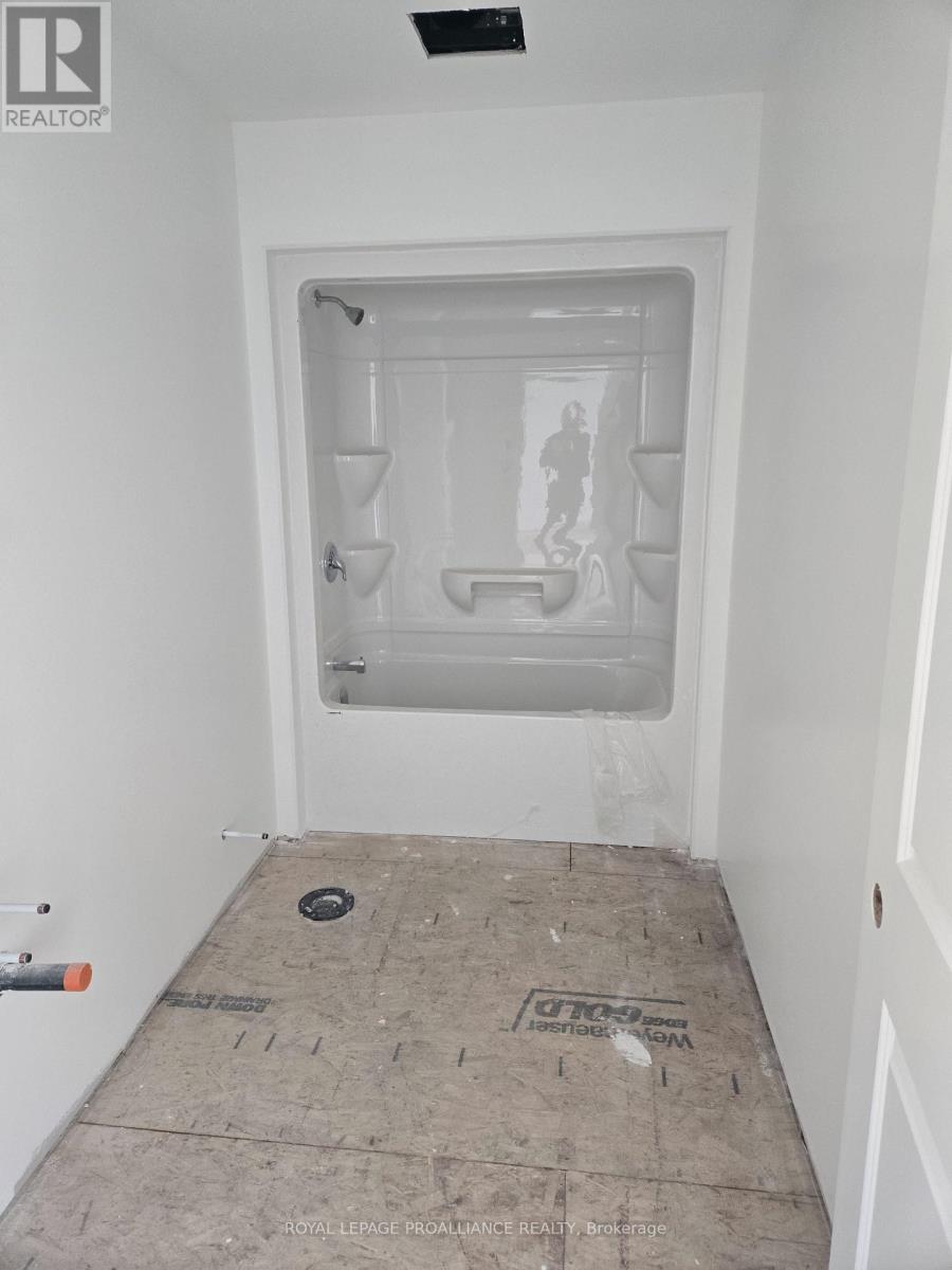 1 - 92 Lywood Street, Belleville (Thurlow Ward), Ontario  K0K 1K0 - Photo 11 - X12776240