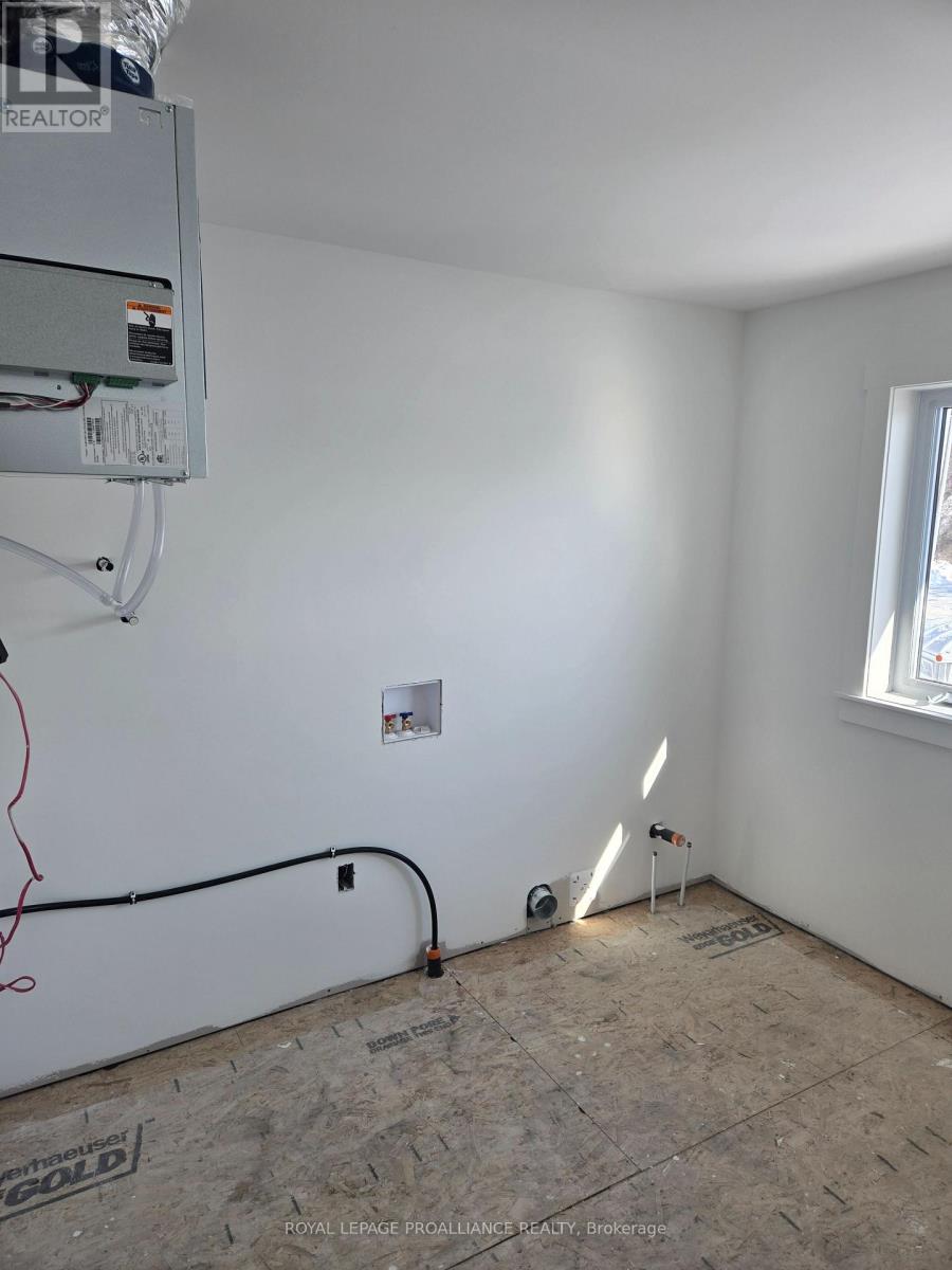 1 - 92 Lywood Street, Belleville (Thurlow Ward), Ontario  K0K 1K0 - Photo 15 - X12776240