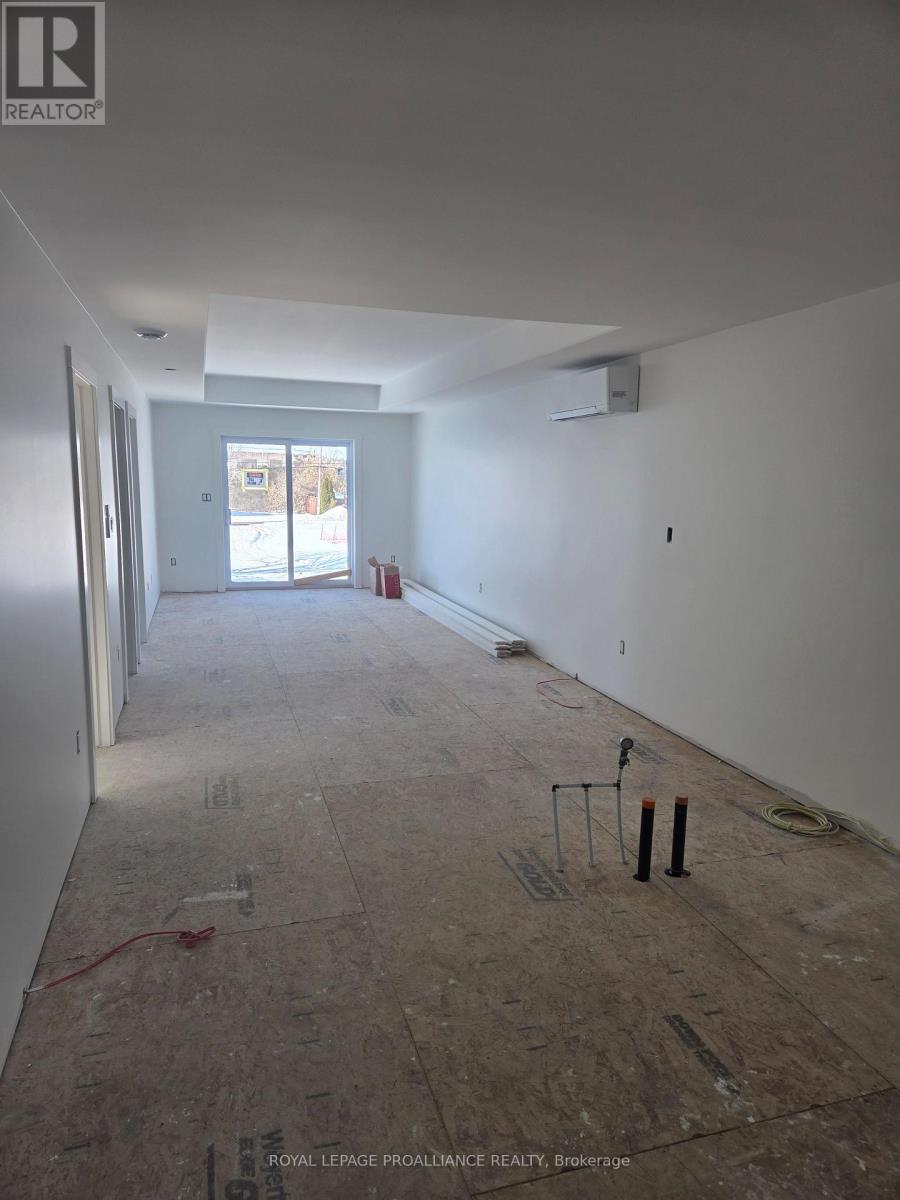 1 - 92 Lywood Street, Belleville (Thurlow Ward), Ontario  K0K 1K0 - Photo 5 - X12776240